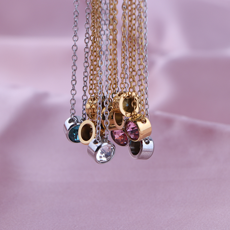 Stainless Steel 12 Birthstones - Birth Flower Necklace recension och pris
